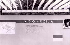 Papan informasi tentang Indonesia sebagai negara.