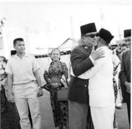 Kedatangan Presiden Sukarno dari KTT Non Blok (di Beograd) di PU Kemayoran